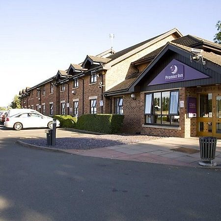 Premier Inn Premier Inn Уелингбъро Екстериор снимка