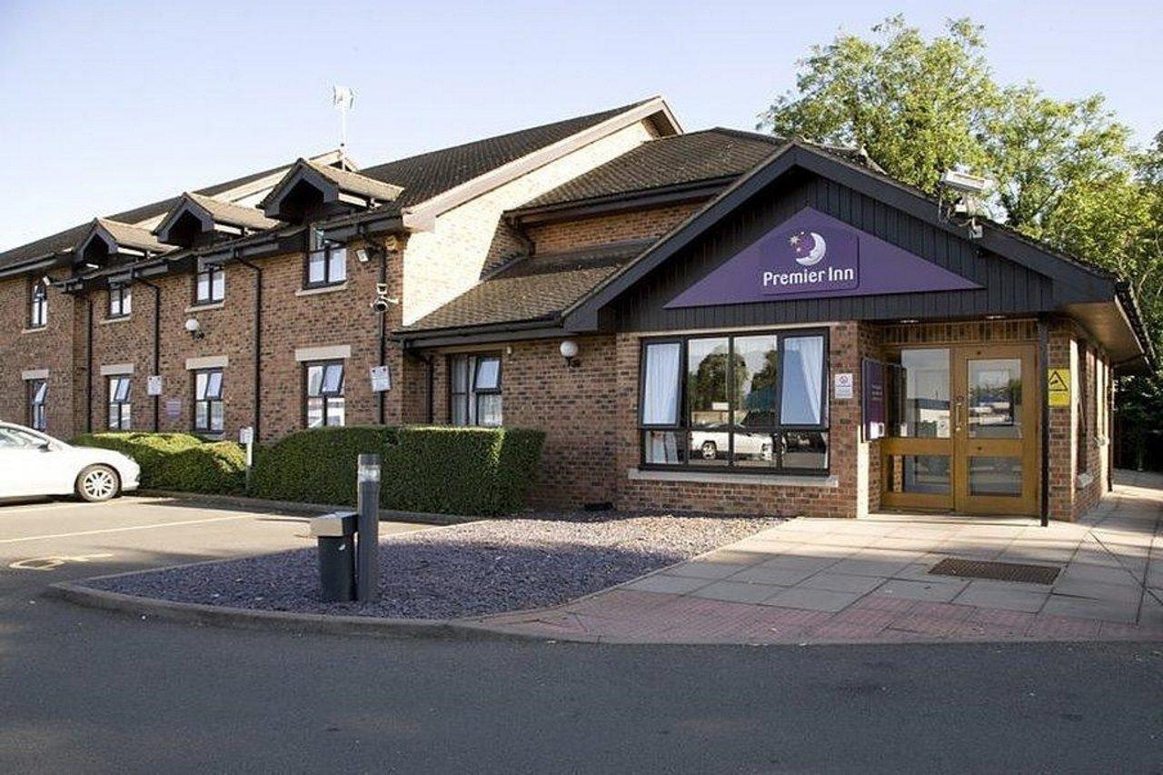 Premier Inn Premier Inn Уелингбъро Екстериор снимка