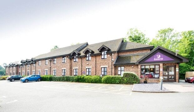 Premier Inn Premier Inn Уелингбъро Екстериор снимка